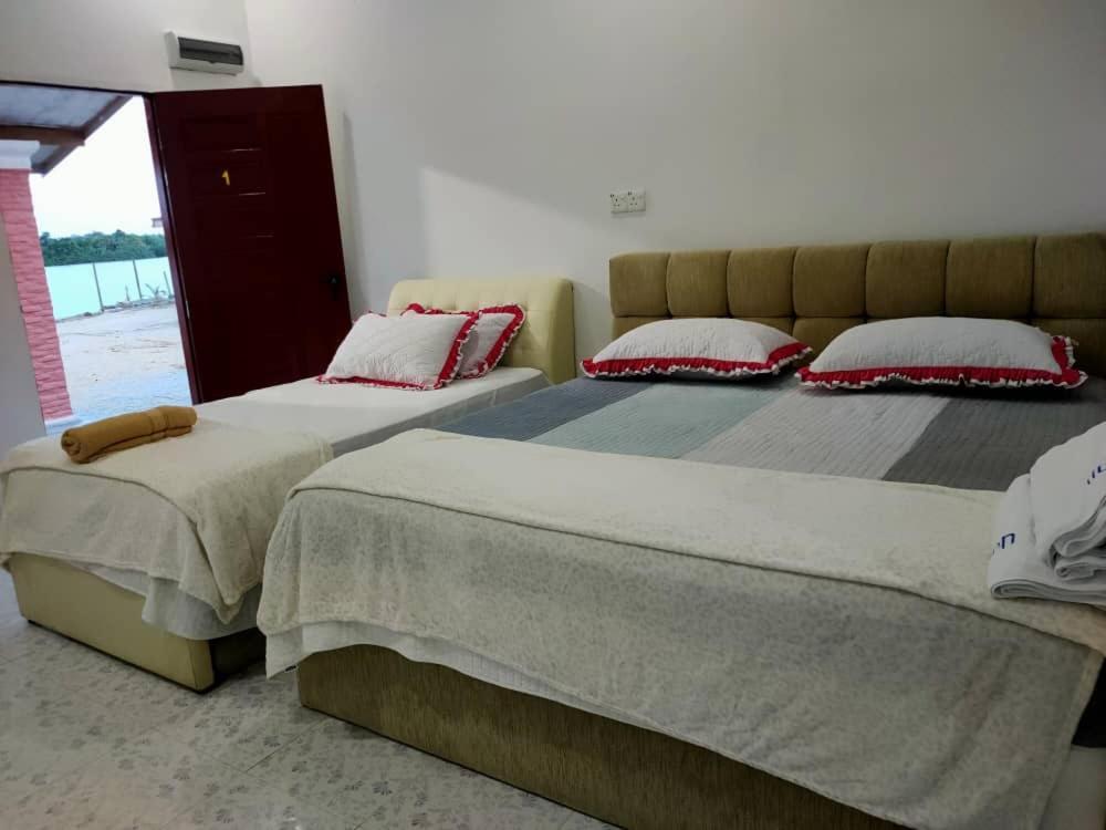 Roomstay Tokbah Demuara Kuala Besut Exterior foto
