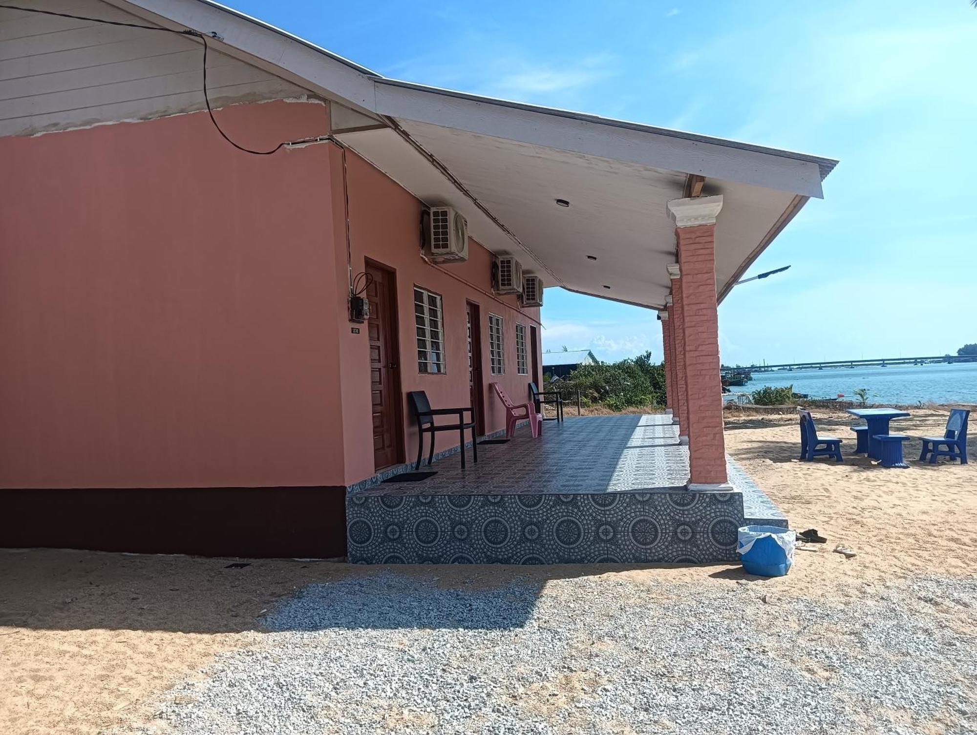 Roomstay Tokbah Demuara Kuala Besut Exterior foto