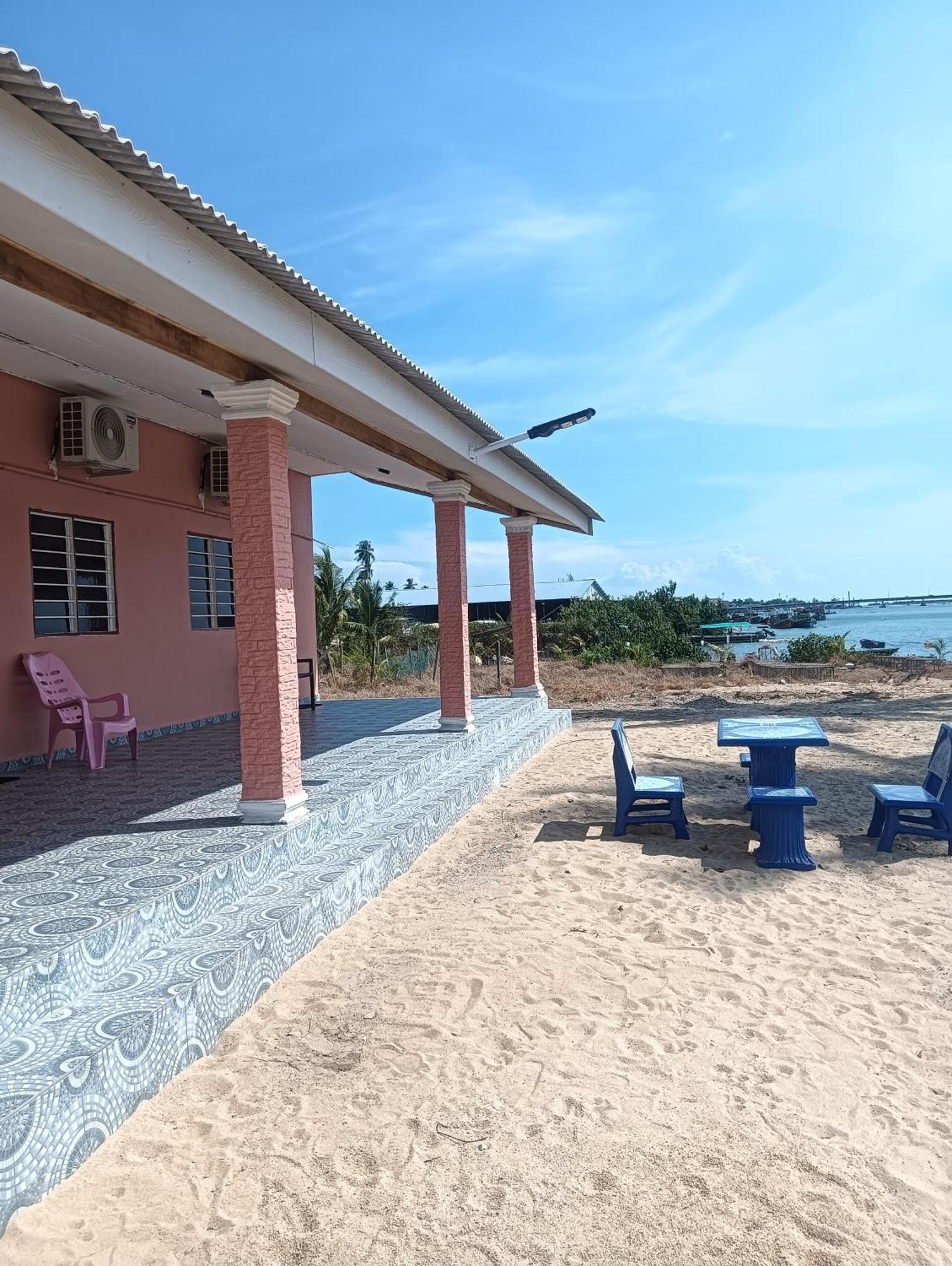 Roomstay Tokbah Demuara Kuala Besut Exterior foto
