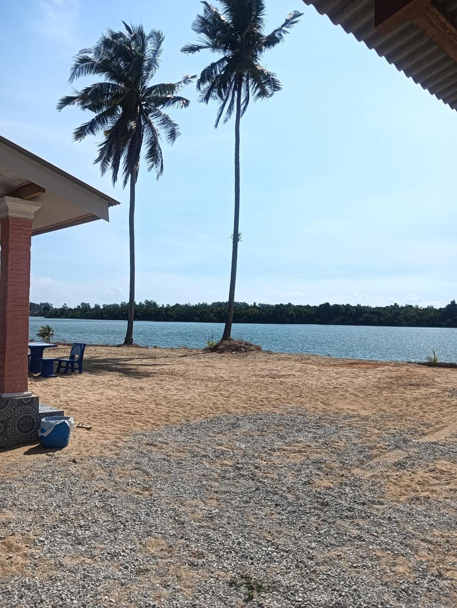 Roomstay Tokbah Demuara Kuala Besut Exterior foto